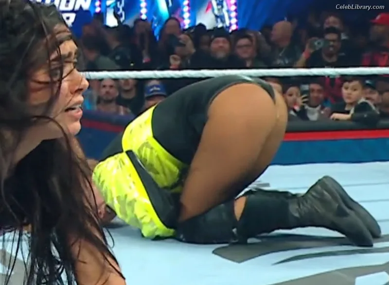 Becky Lynch photo 7 of 390