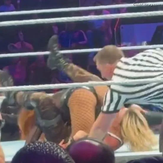 Becky Lynch photo 12 of 390