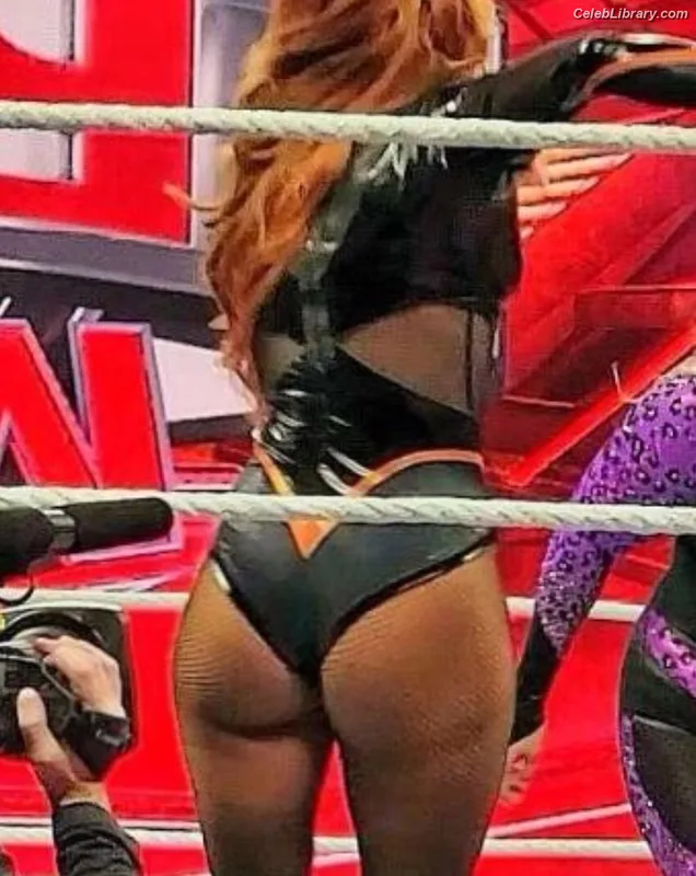 Becky Lynch photo 2 of 390