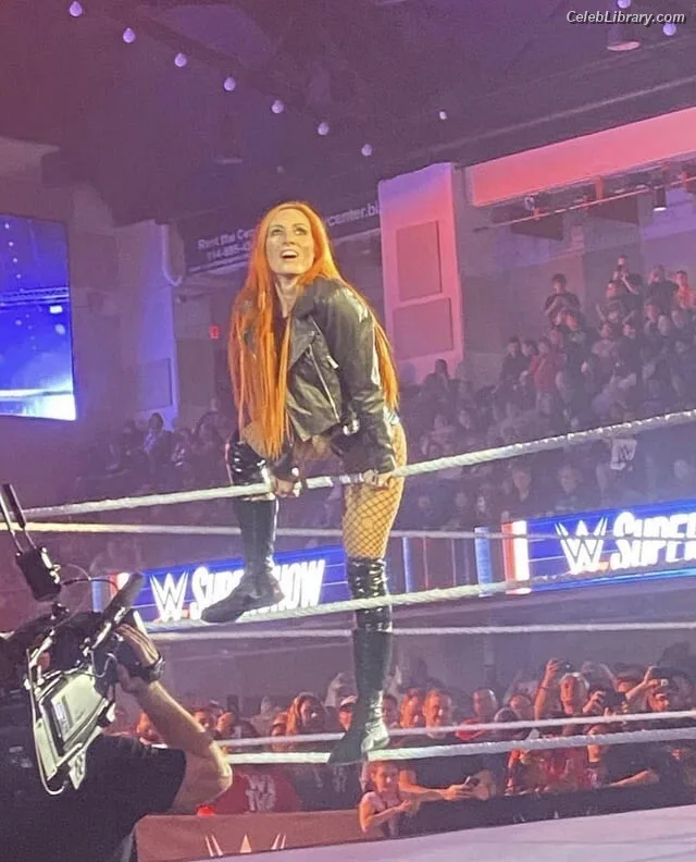 Becky Lynch photo 2 of 390