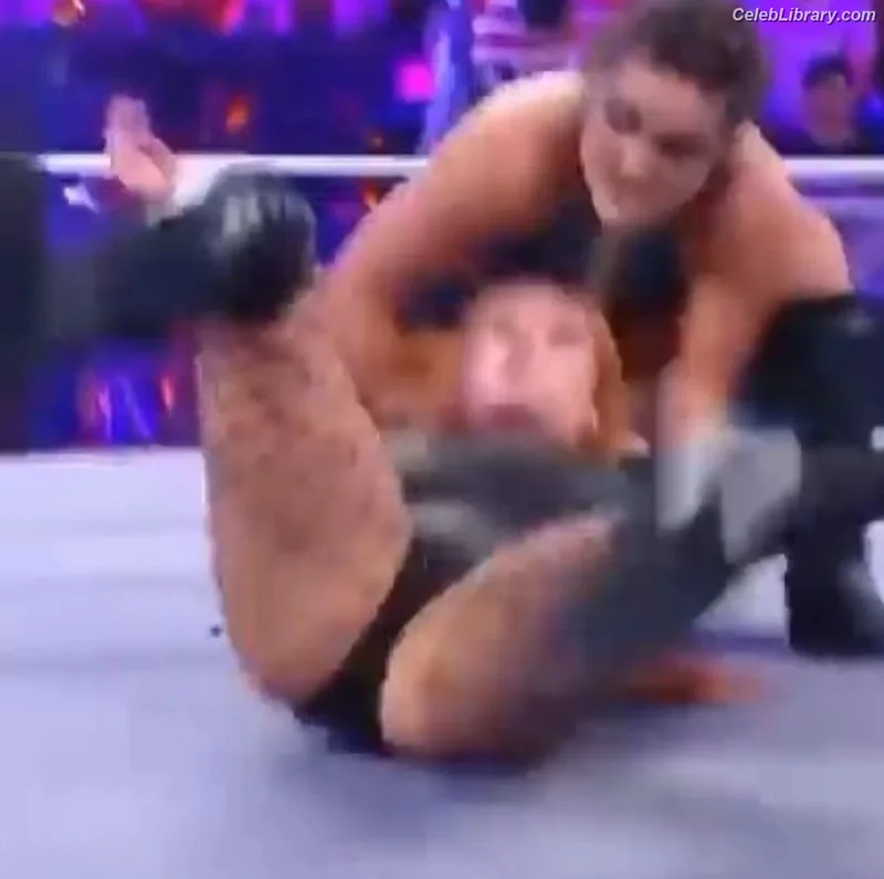 Becky Lynch photo 10 of 390