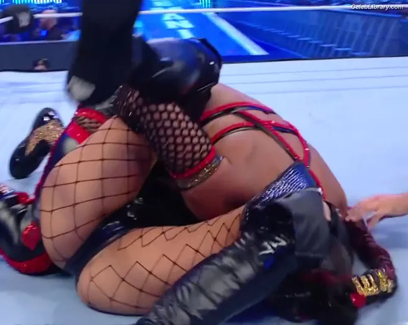 Becky Lynch photo 19 of 390