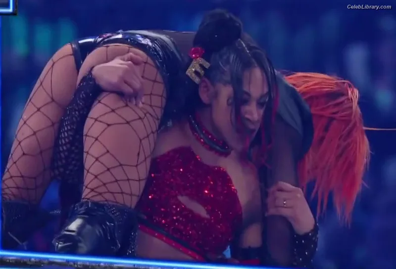 Becky Lynch photo 4 of 390