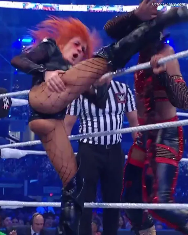 Becky Lynch photo 5 of 390