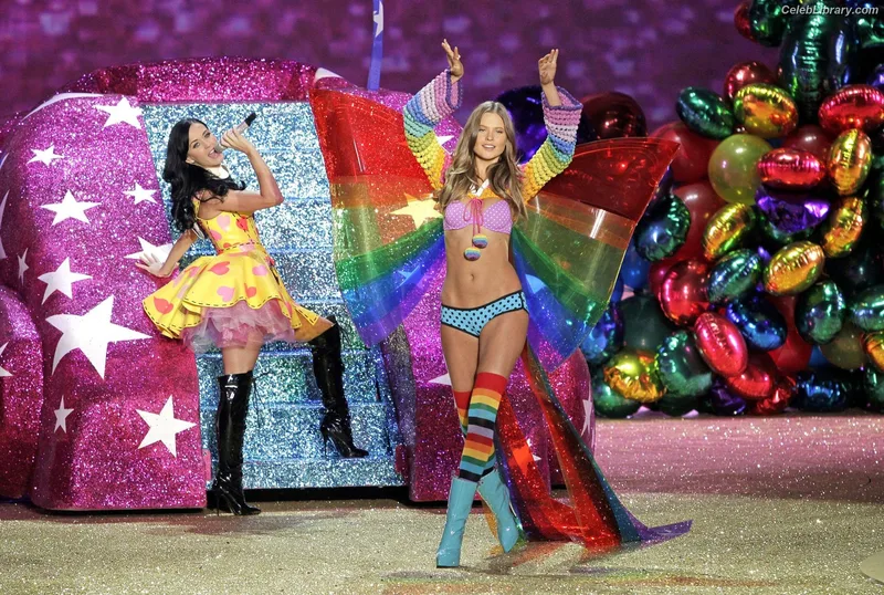 Behati Prinsloo photo 3 of 46