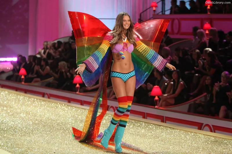 Behati Prinsloo photo 6 of 46