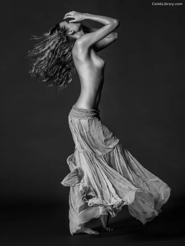 Behati Prinsloo photo 13 of 46