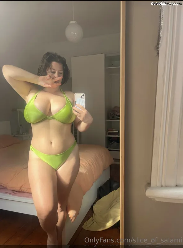 Bel Larcombe photo 15 of 1594