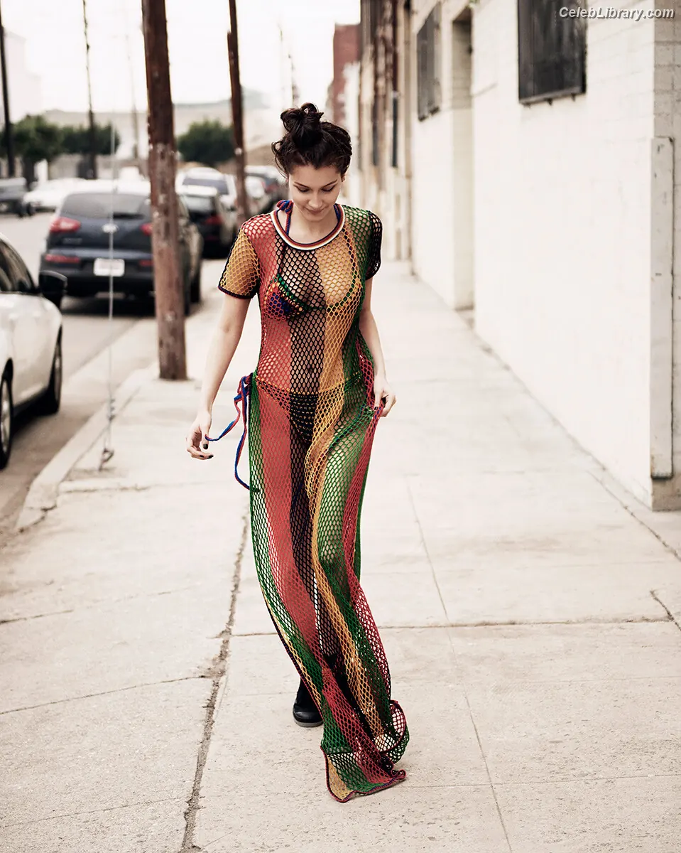 Bella Hadid photo 9 of 1888