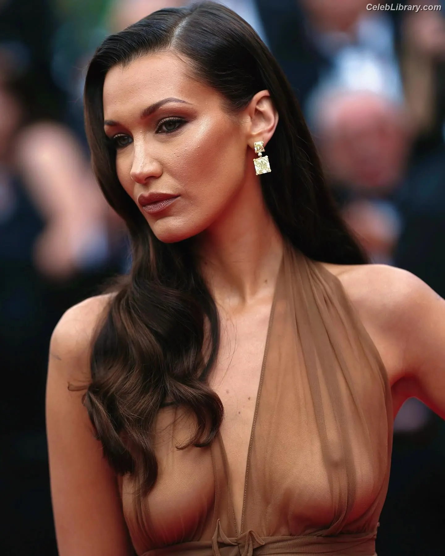 Bella Hadid photo 10 of 1888