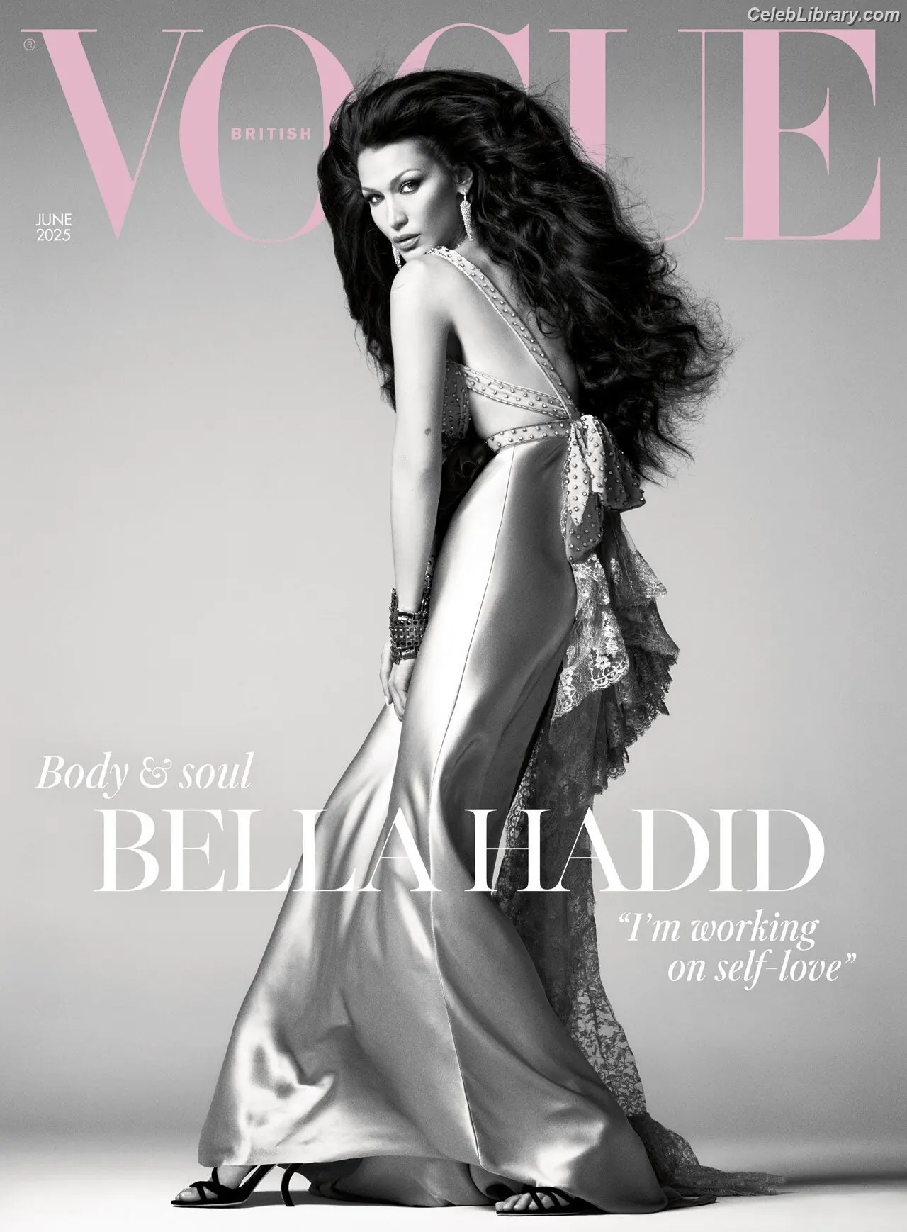 Bella Hadid photo 11 of 1888