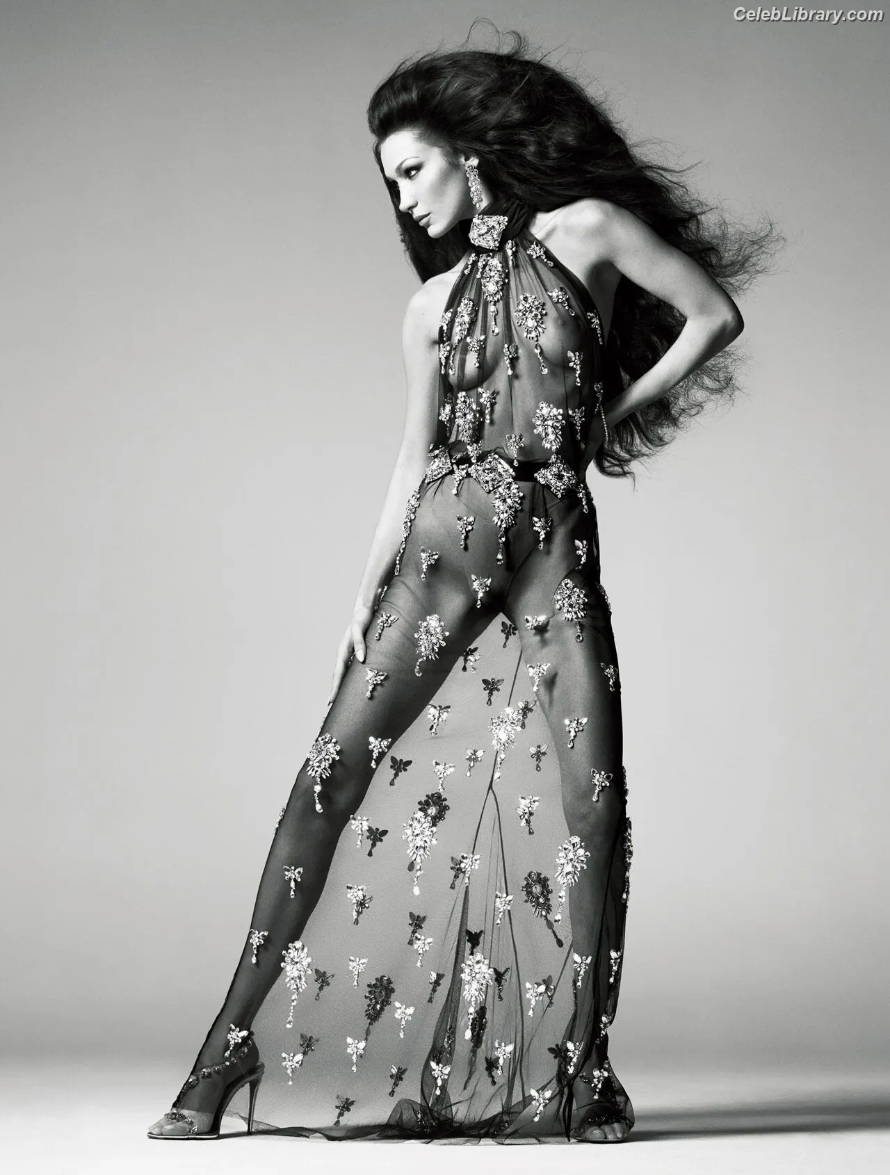 Bella Hadid photo 13 of 1888