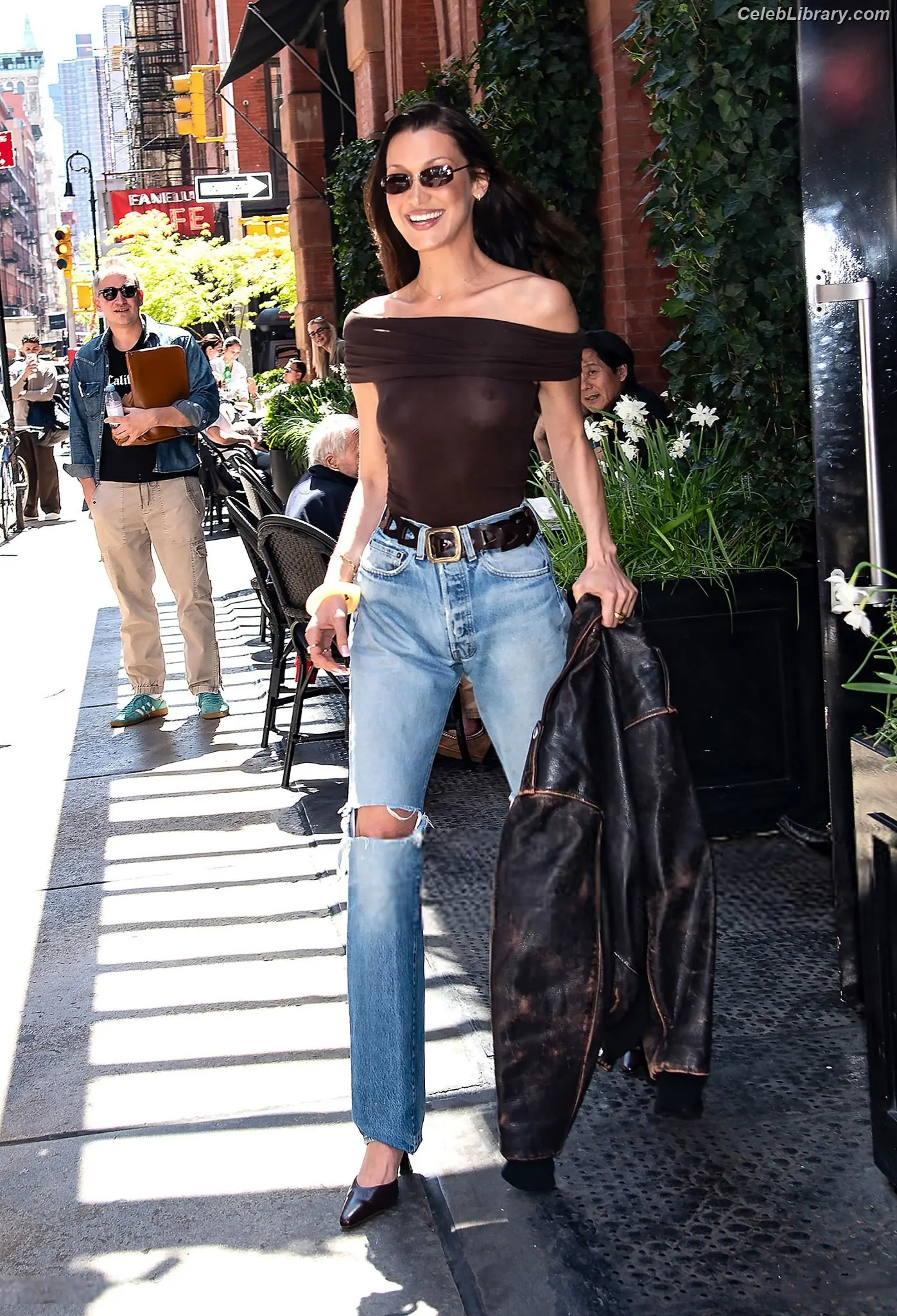 Bella Hadid photo 7 of 1888