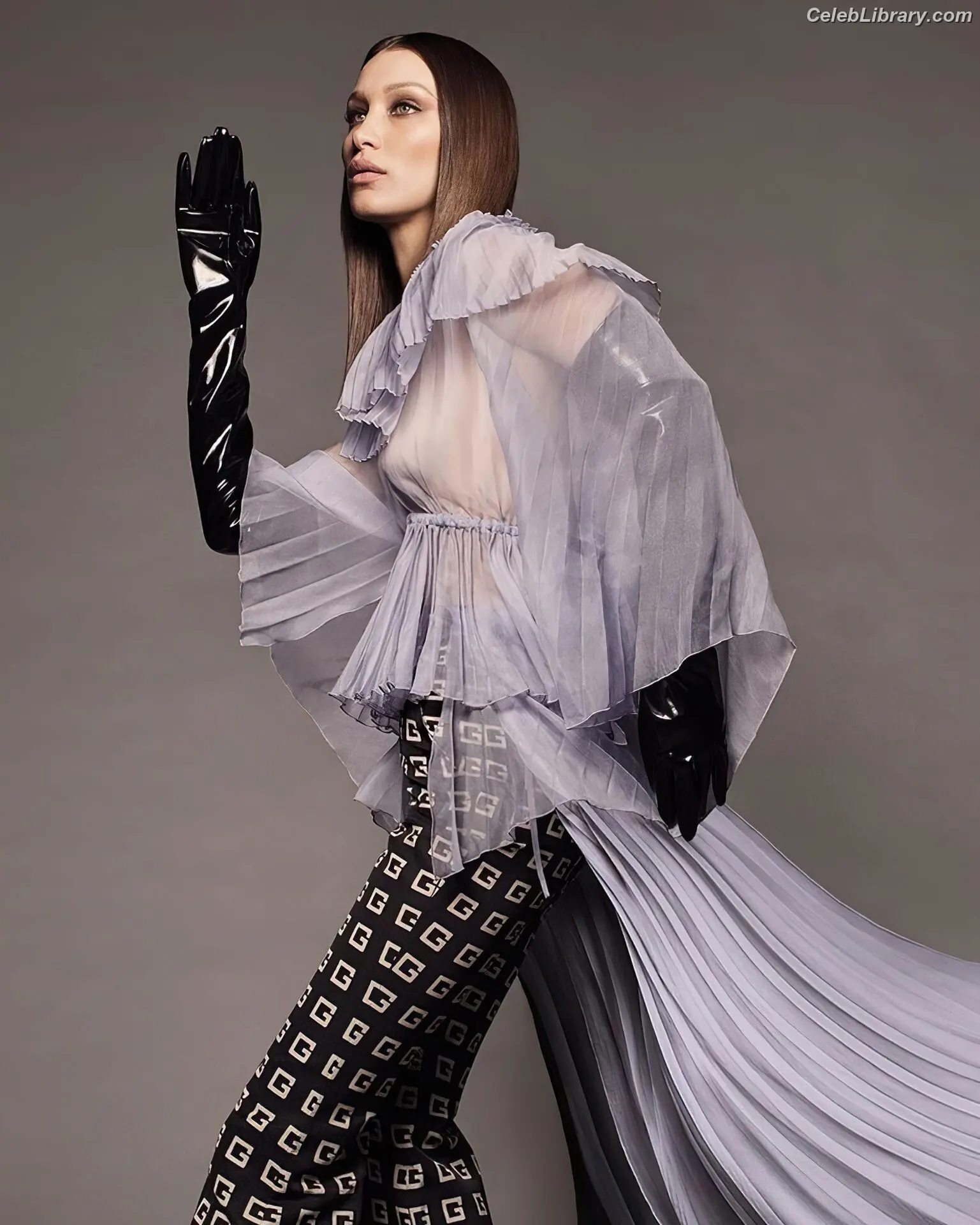 Bella Hadid photo 16 of 1888