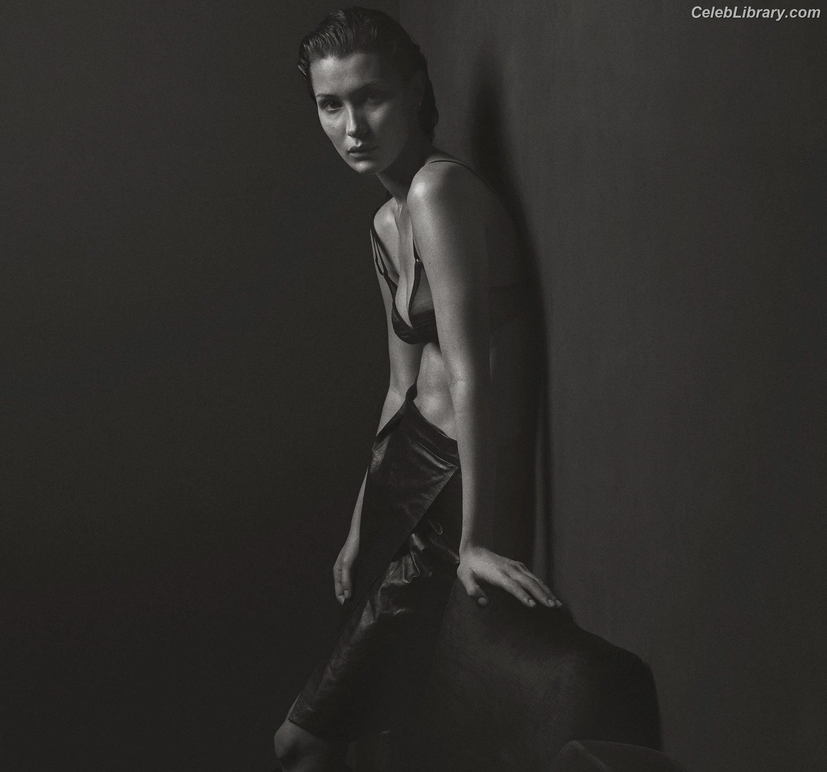 Bella Hadid photo 2 of 1888
