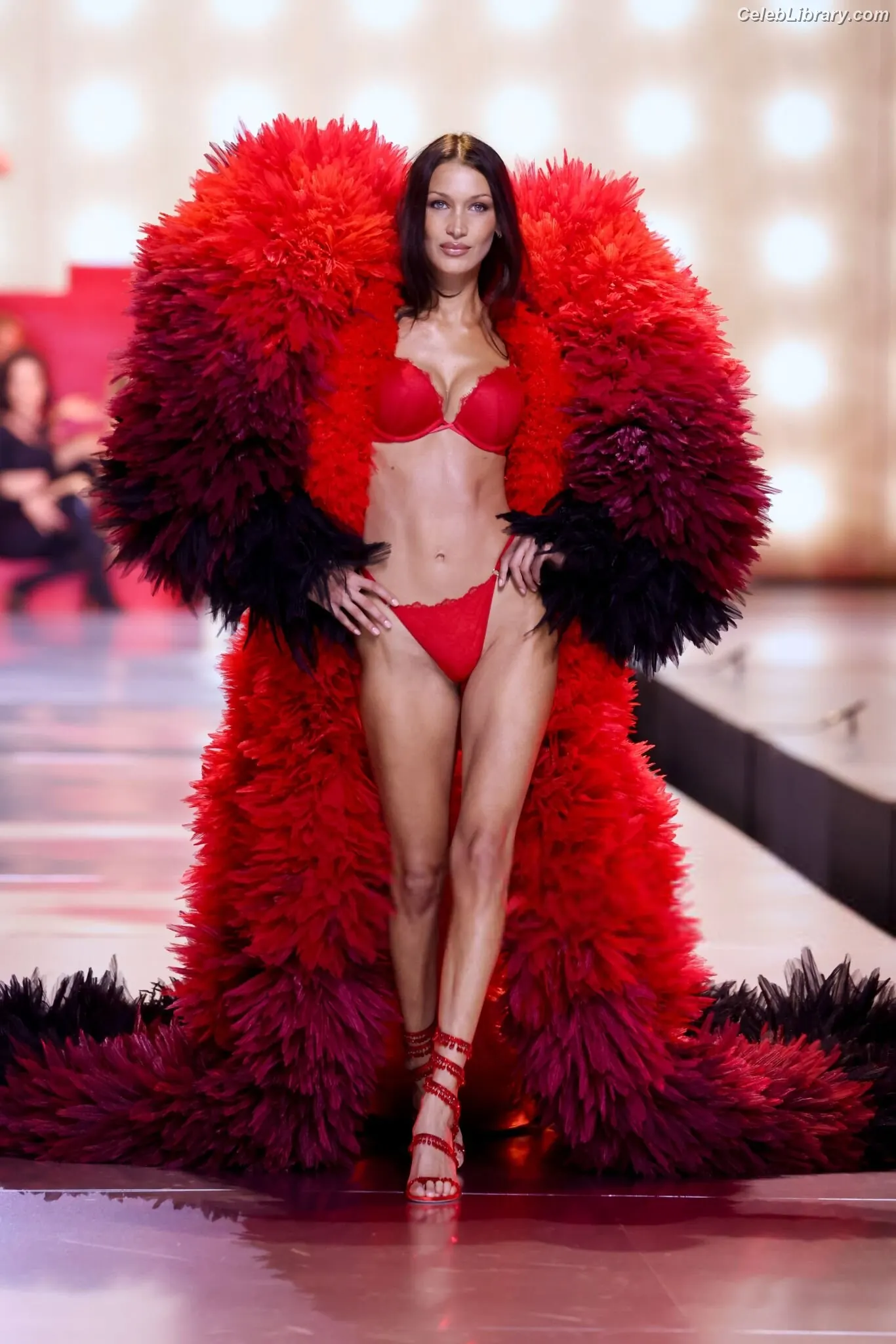 Bella Hadid photo 8 of 1888