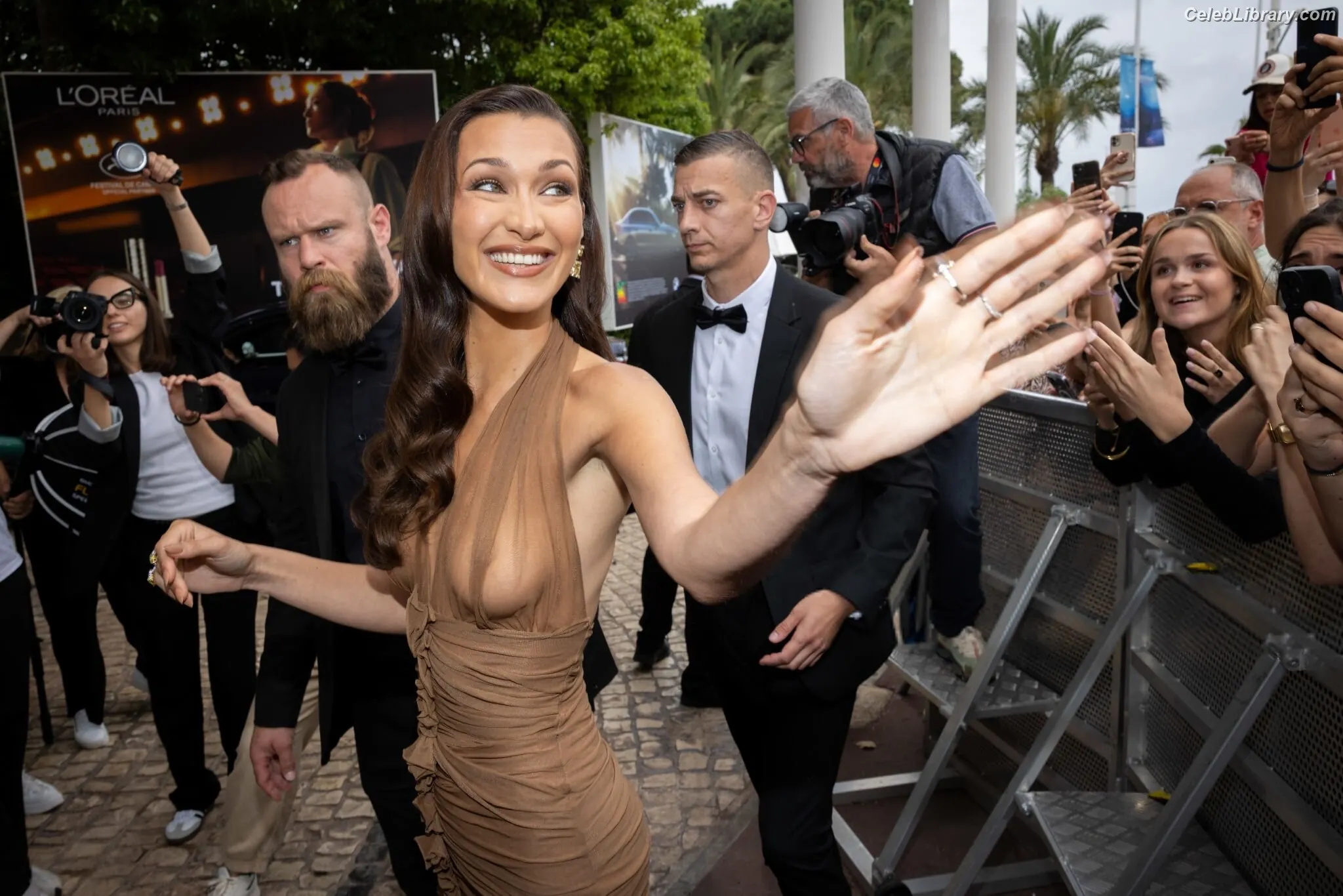 Bella Hadid photo 15 of 1888