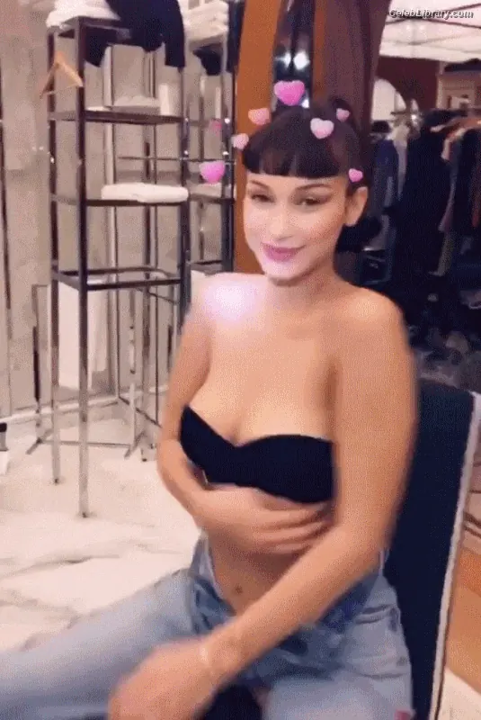 Bella Hadid photo 7 of 1888