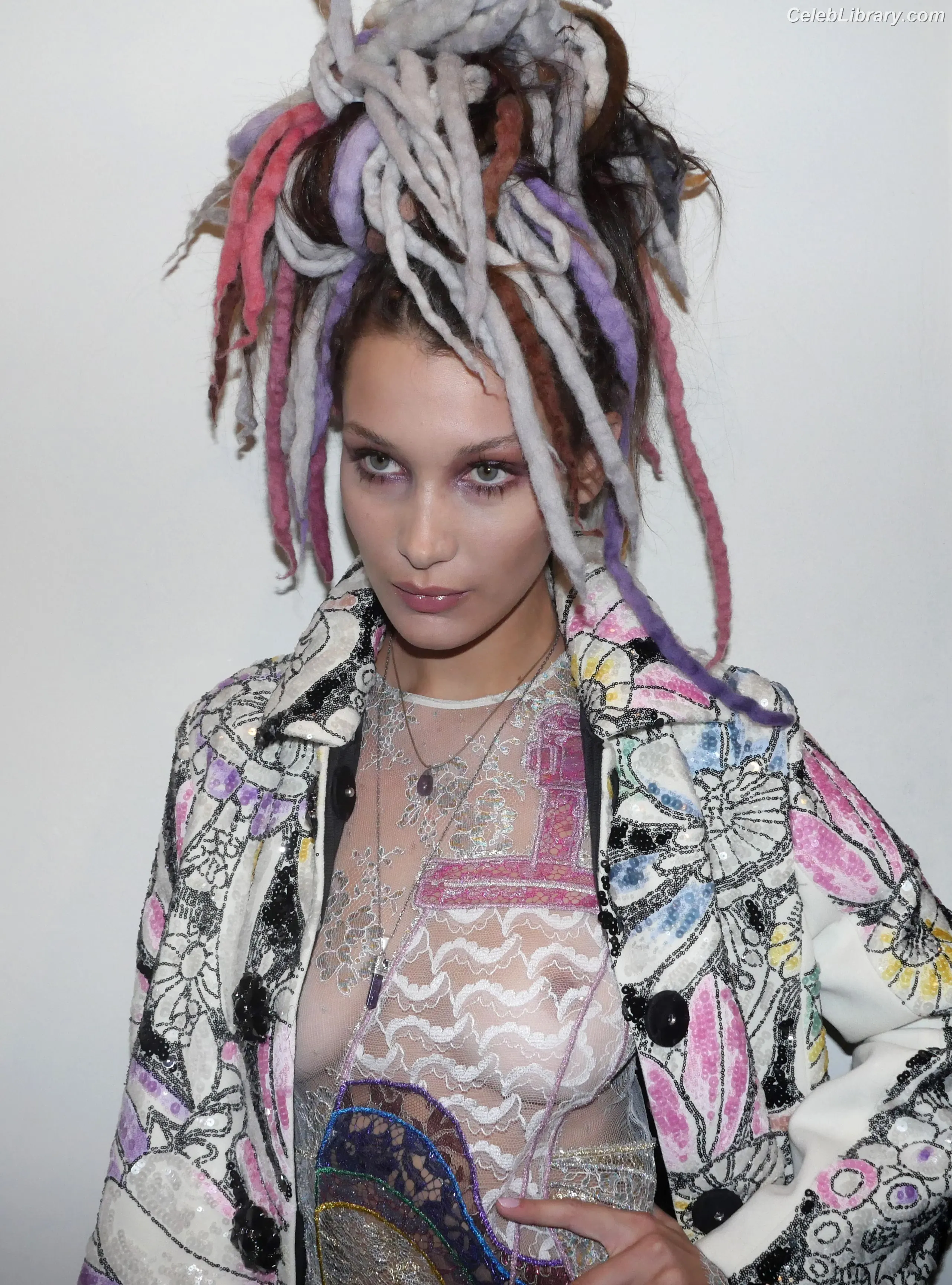 Bella Hadid photo 21 of 1888
