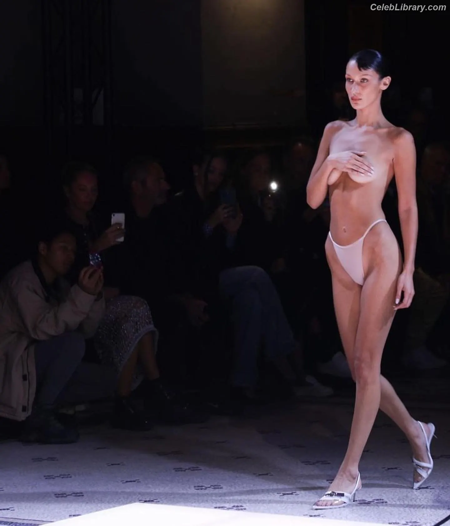 Bella Hadid photo 23 of 1888