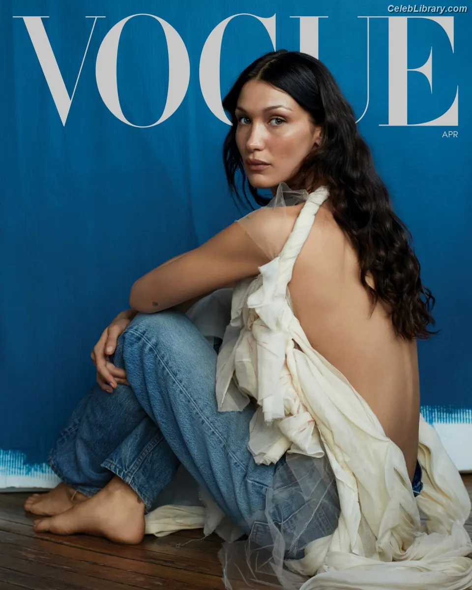 Bella Hadid photo 6 of 1888