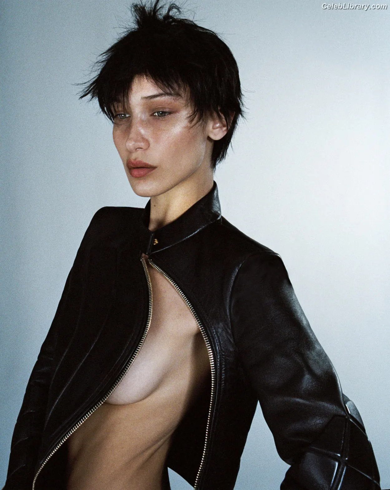 Bella Hadid photo 10 of 1888