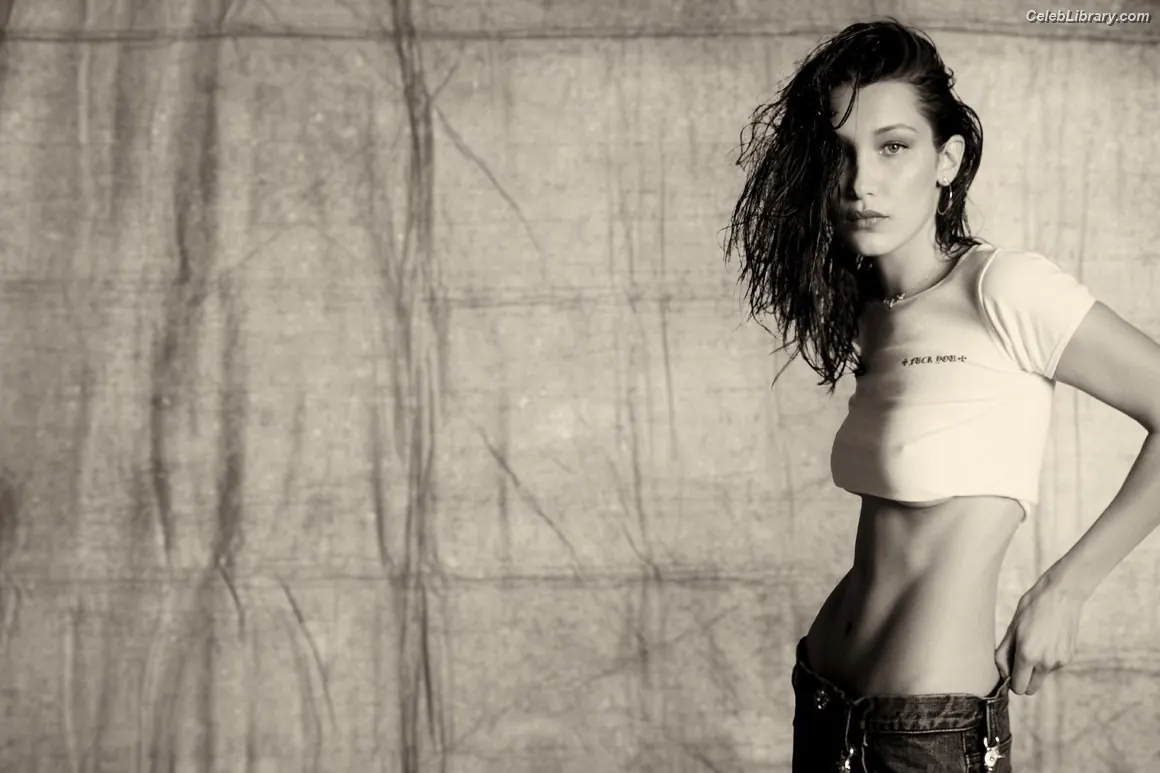 Bella Hadid photo 12 of 1888