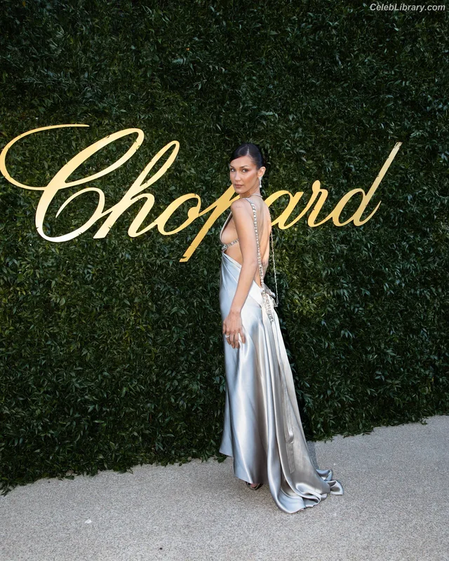 Bella Hadid photo 15 of 1874