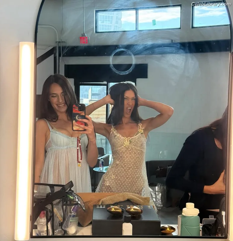 Bella Hadid photo 24 of 1874
