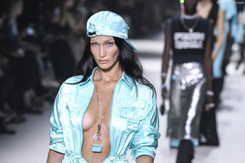 Bella Hadid photo 15 of 1874