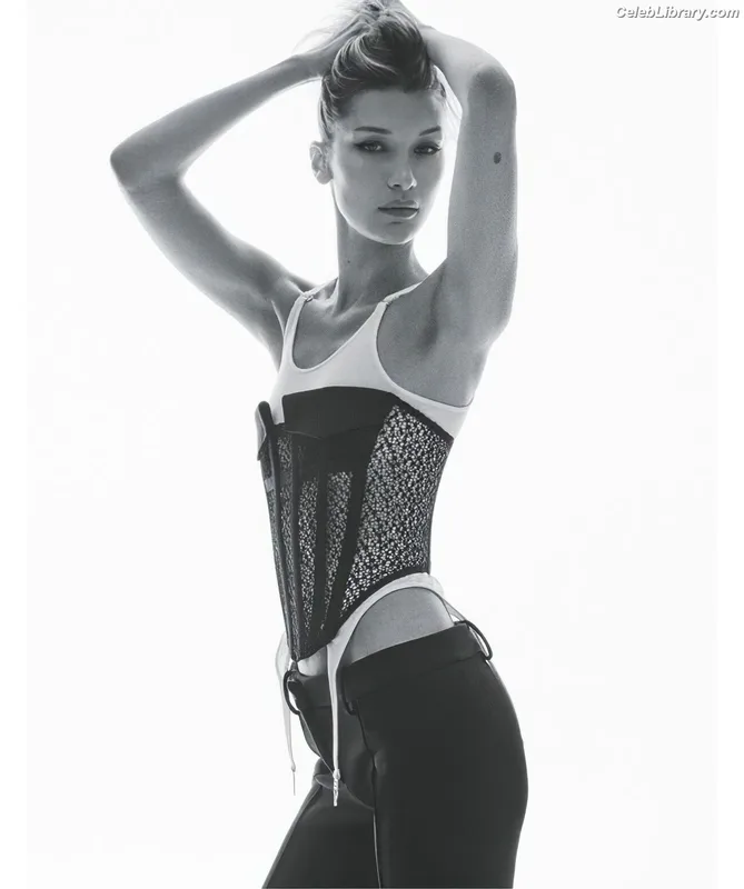 Bella Hadid photo 21 of 1874