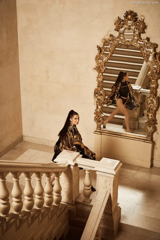 Bella Hadid photo 4 of 1874