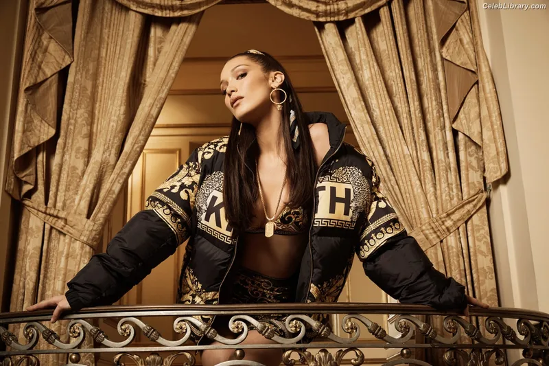 Bella Hadid photo 18 of 1874