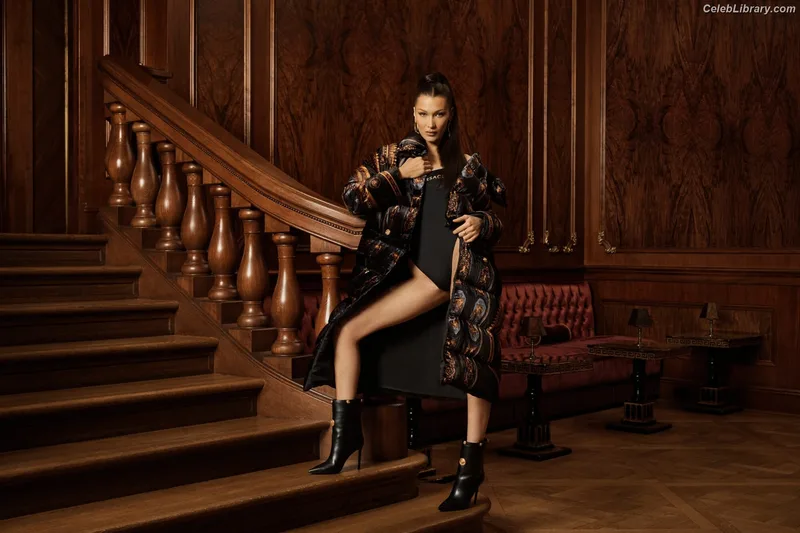 Bella Hadid photo 2 of 1874