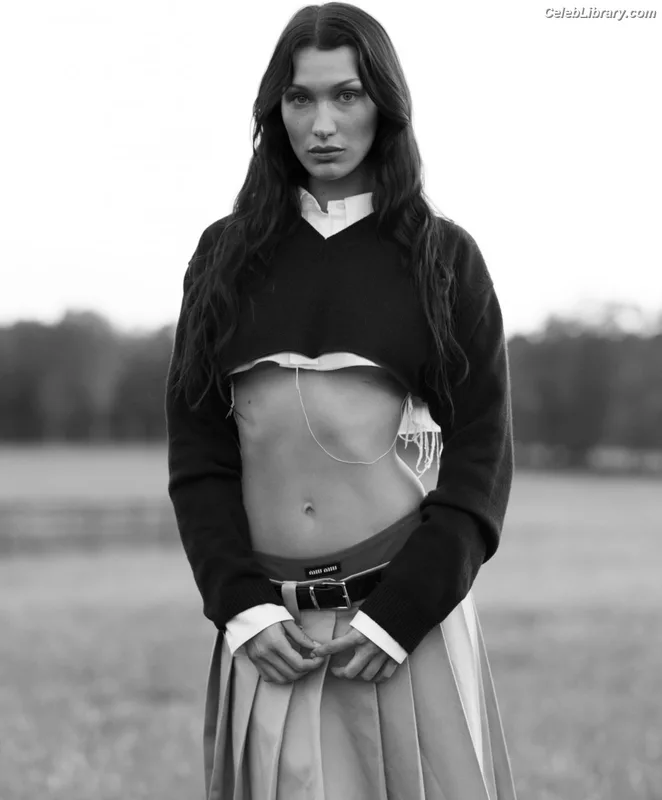 Bella Hadid photo 14 of 1874