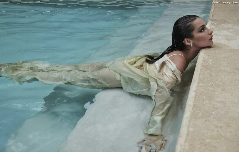 Bella Hadid photo 10 of 1874