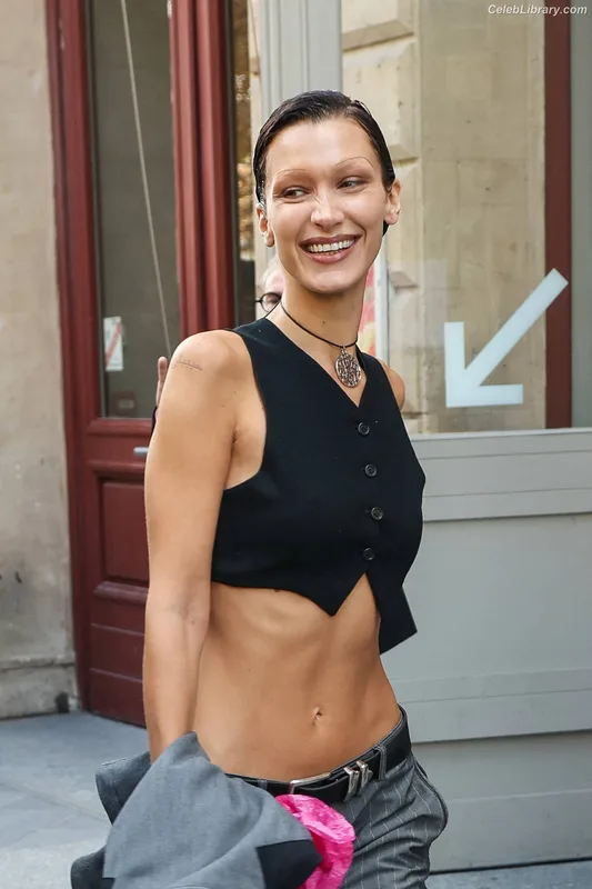 Bella Hadid photo 15 of 1874