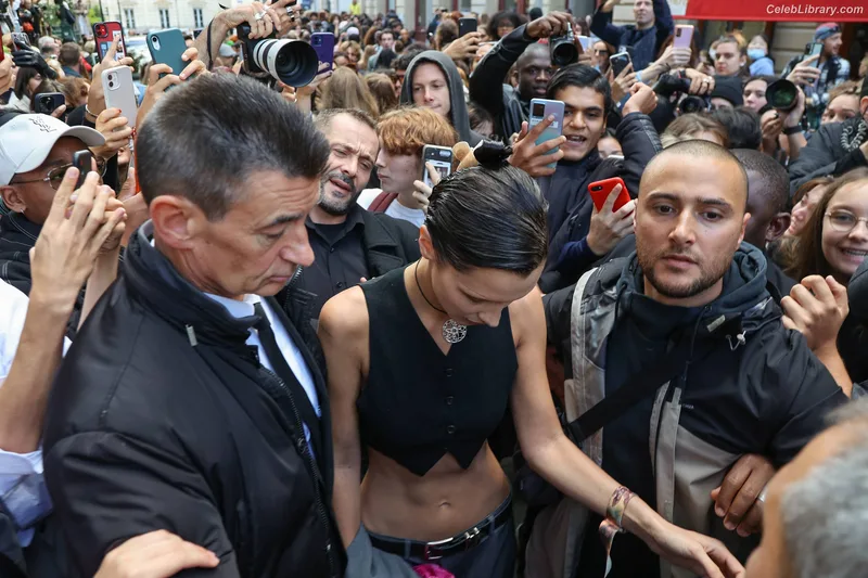 Bella Hadid photo 21 of 1874