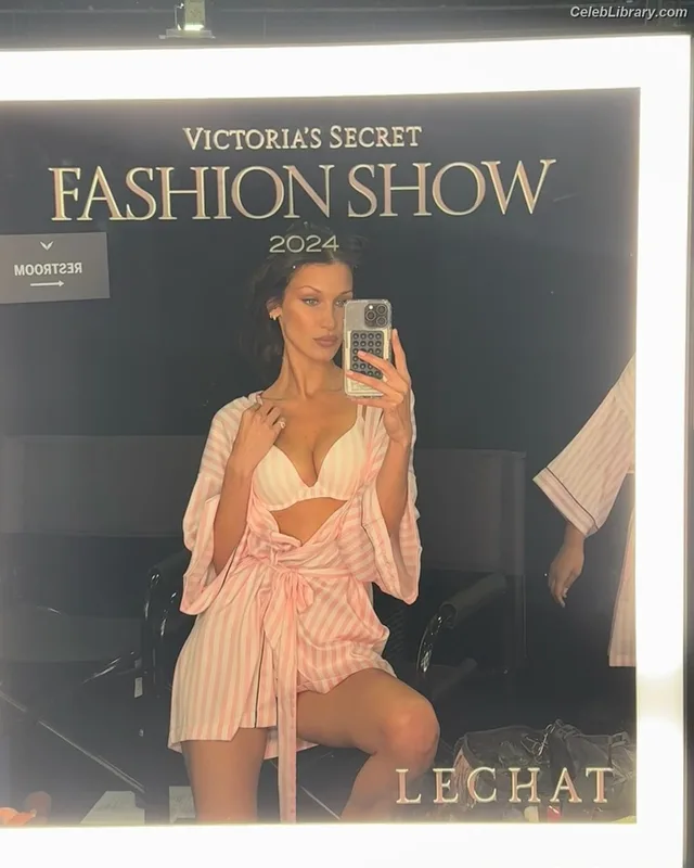Bella Hadid photo 16 of 1874