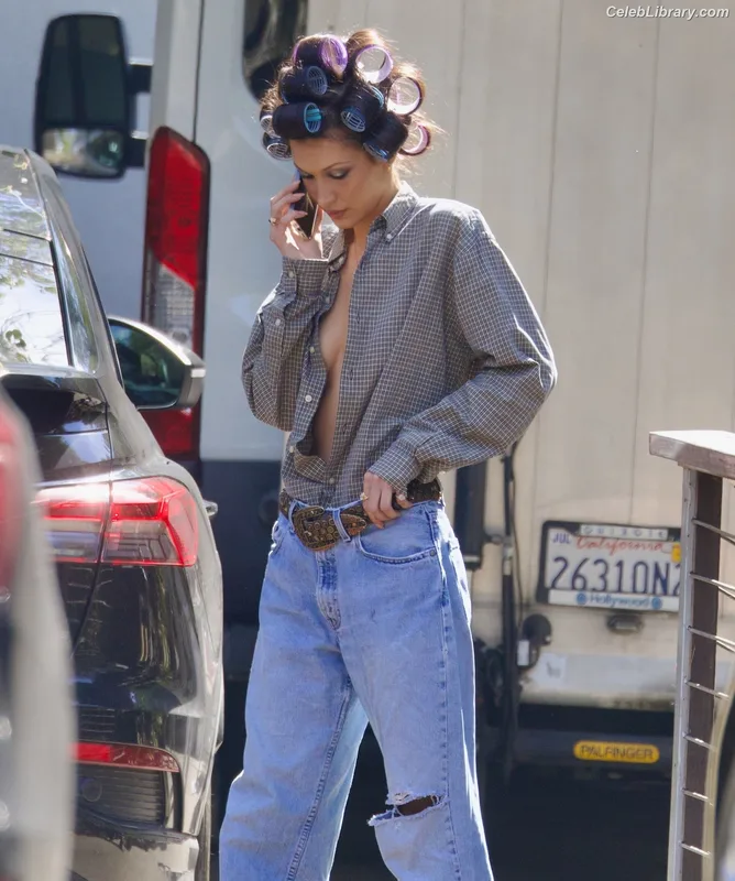 Bella Hadid photo 5 of 1874