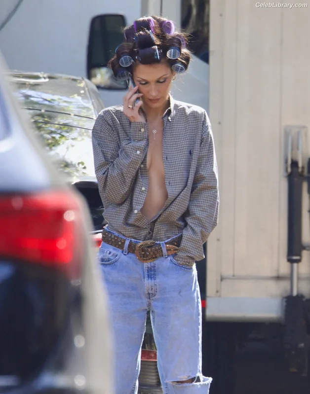 Bella Hadid photo 7 of 1874