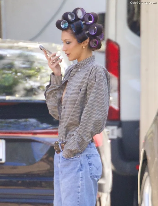 Bella Hadid photo 10 of 1874