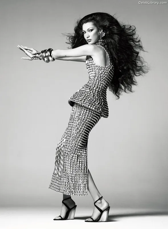 Bella Hadid photo 11 of 1874