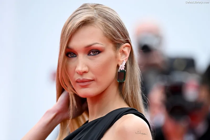 Bella Hadid photo 12 of 1874