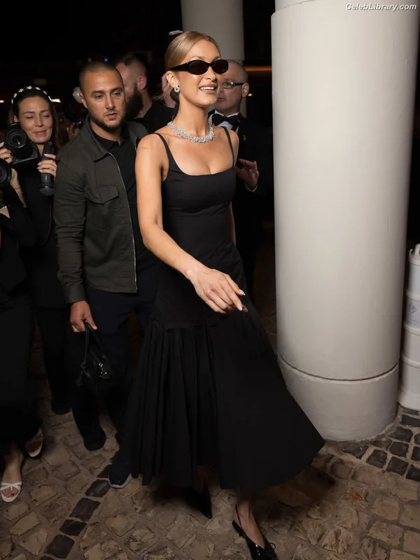 Bella Hadid photo 20 of 1874