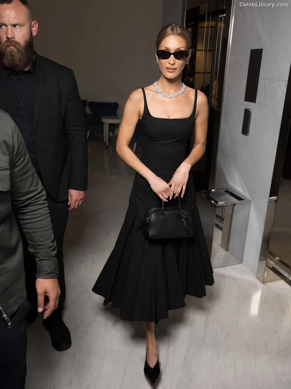 Bella Hadid photo 21 of 1874