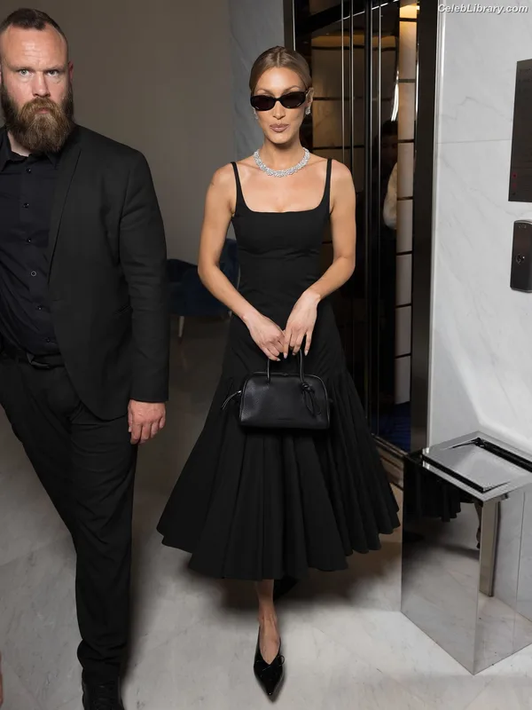 Bella Hadid photo 23 of 1874