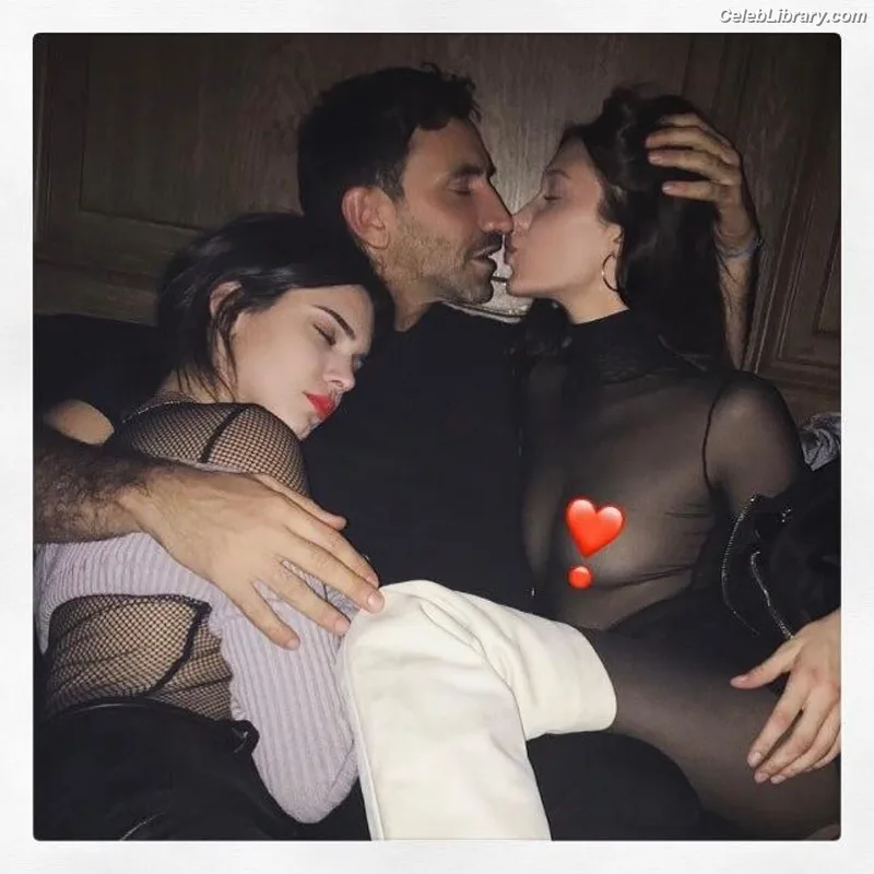 Bella Hadid photo 10 of 1874