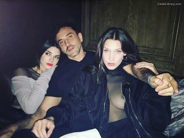 Bella Hadid photo 13 of 1874