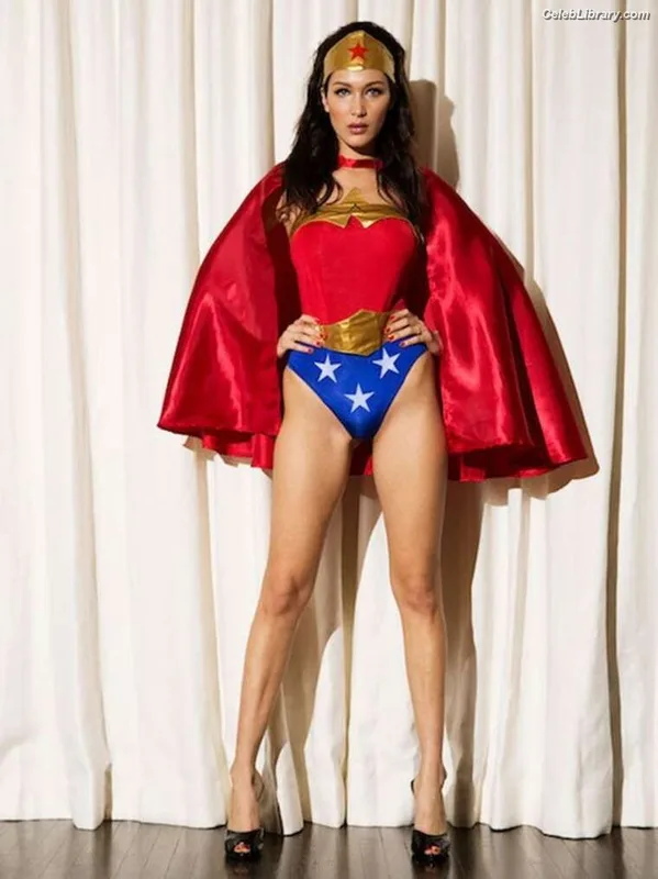 Bella Hadid photo 3 of 1874